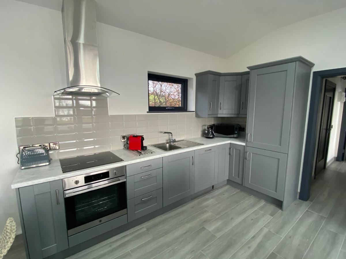 Tullybay Holiday Lodges Енискилен Екстериор снимка