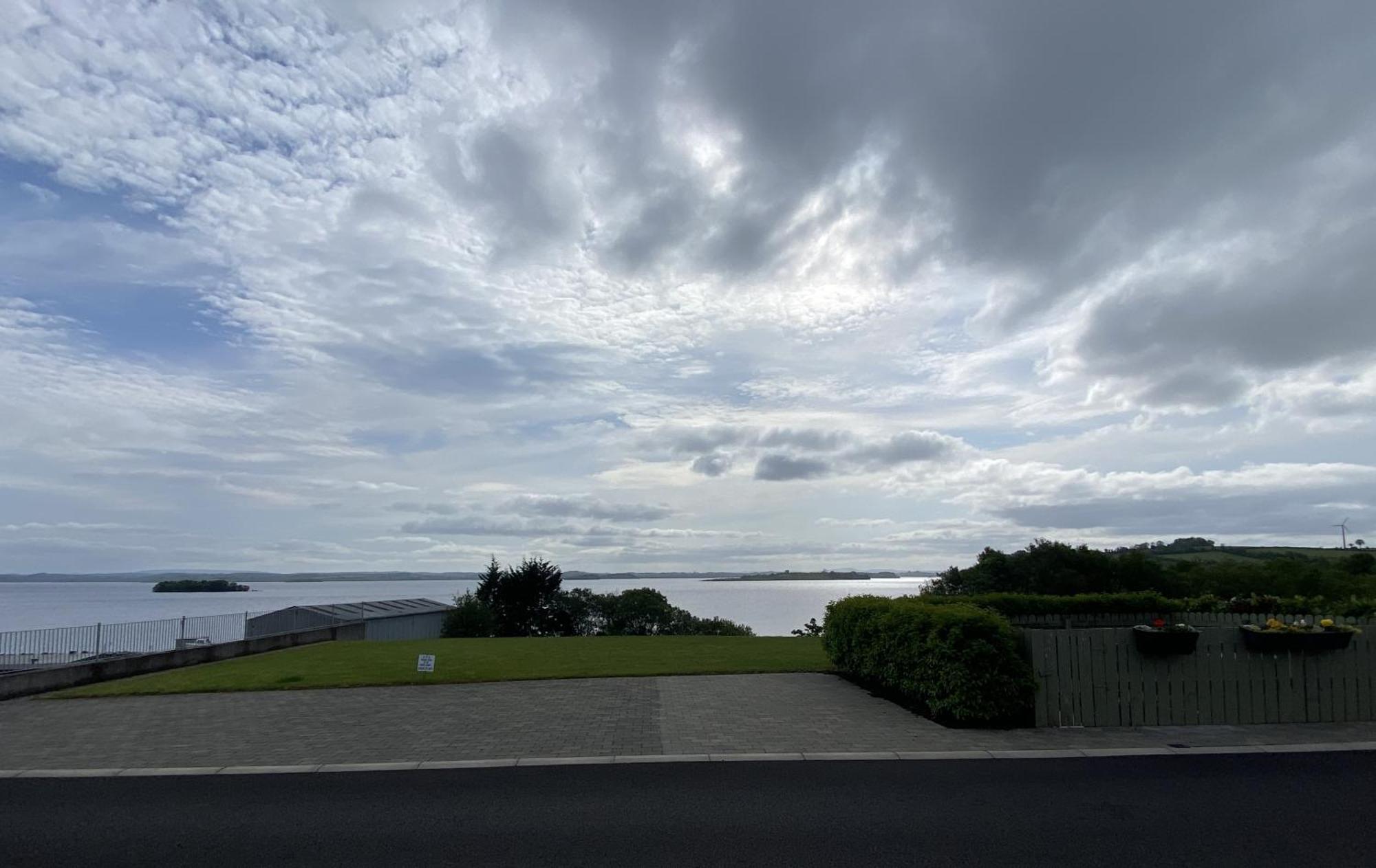 Tullybay Holiday Lodges Енискилен Екстериор снимка